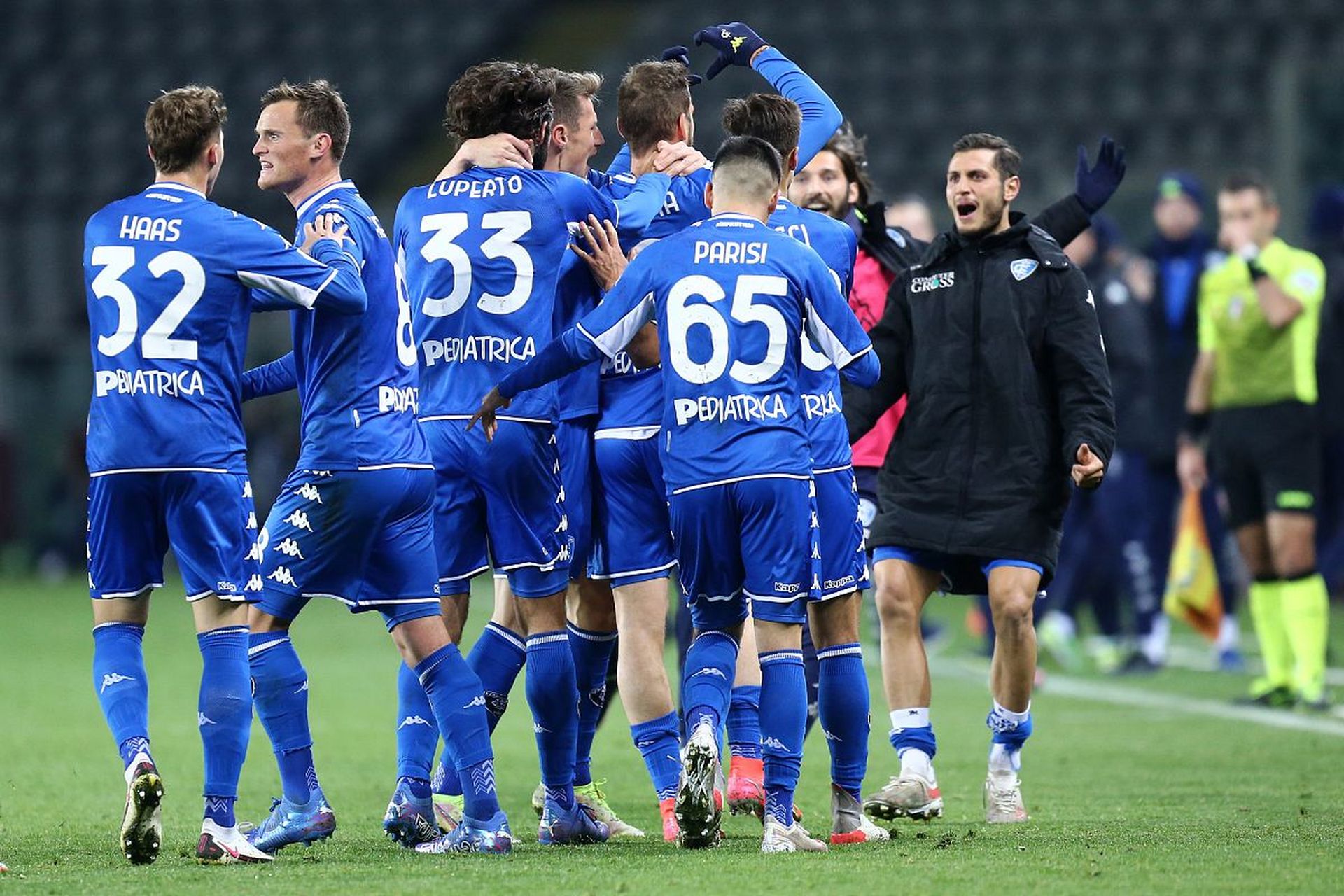 为球队防守 为球队防守